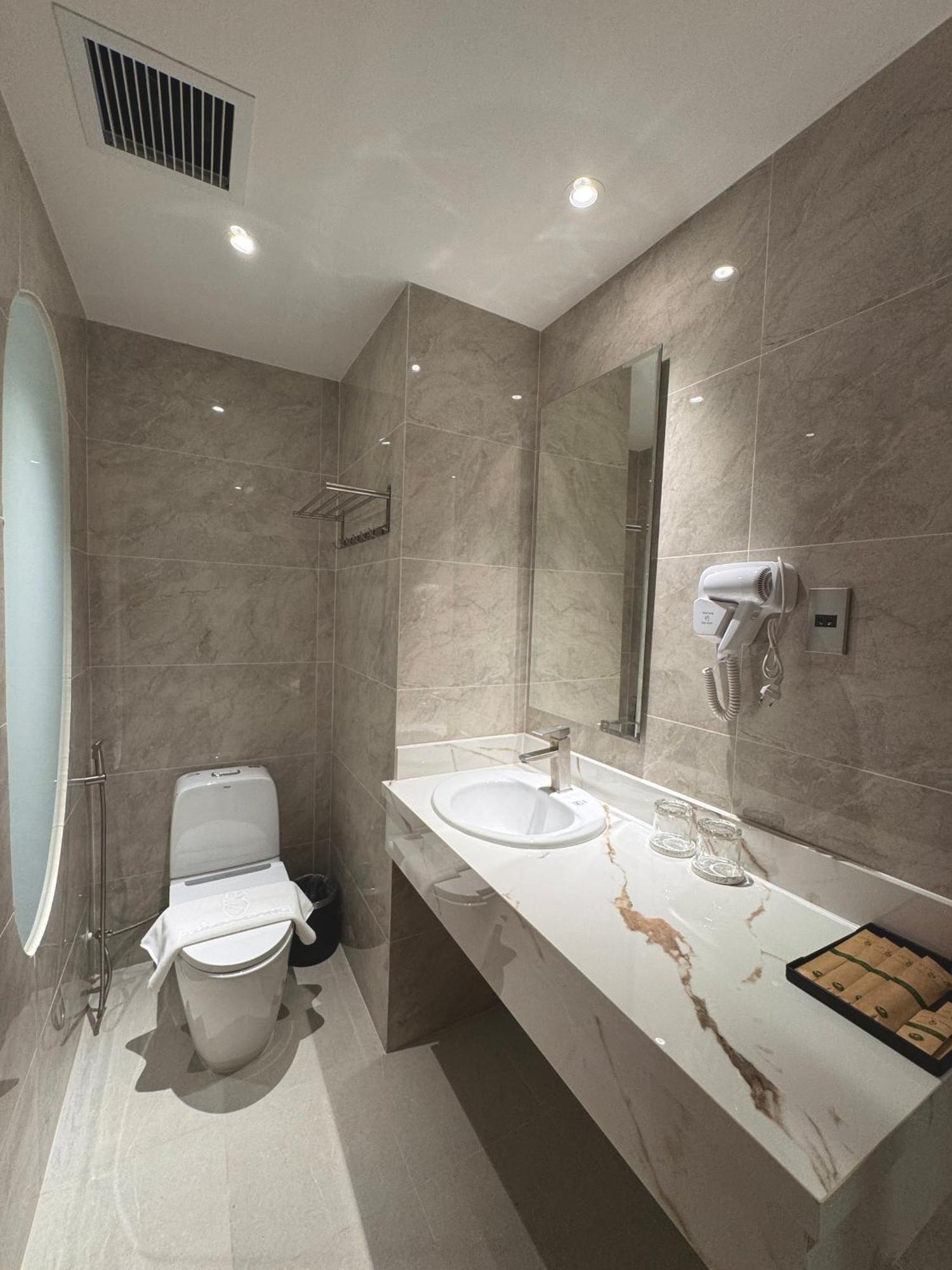דה לאט Tui Ba Gang Central Hotel מראה חיצוני תמונה